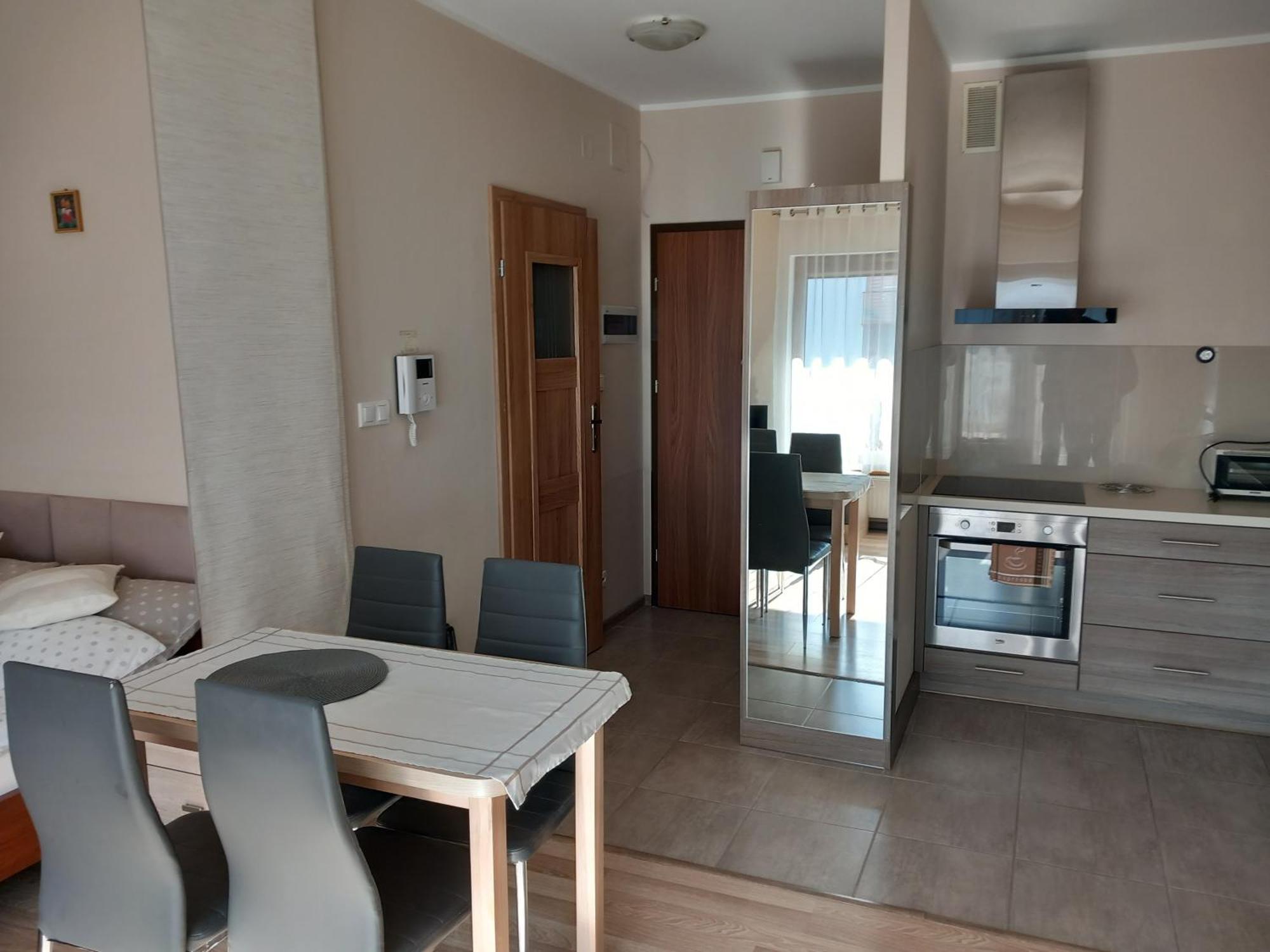 Apartament Jelenia Gora - Cieplice Екстер'єр фото