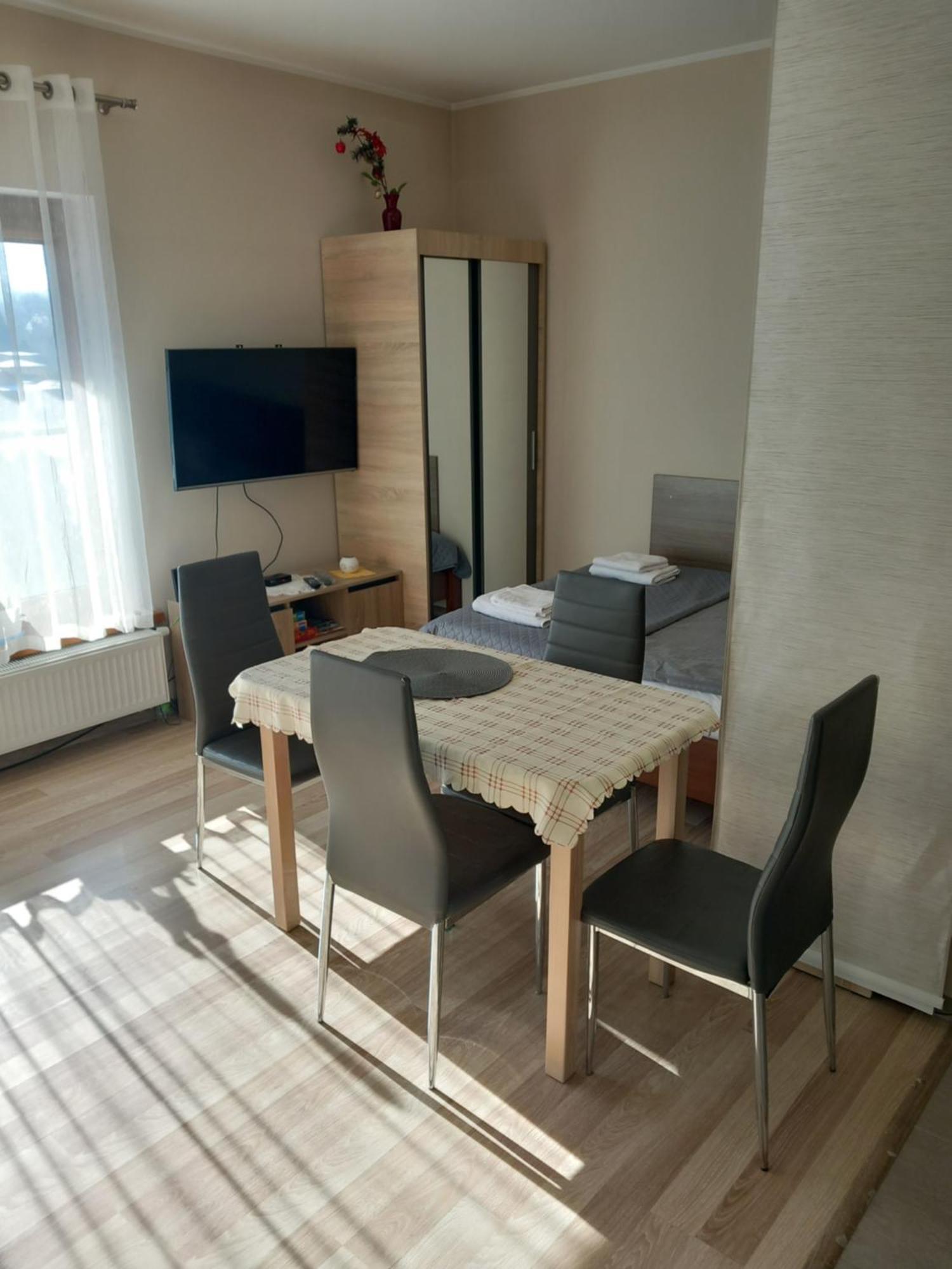 Apartament Jelenia Gora - Cieplice Екстер'єр фото